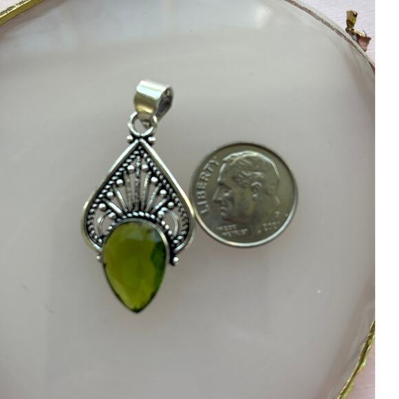 Sterling Faceted Peridot Pendant & Earring set - Picture 5 of 5